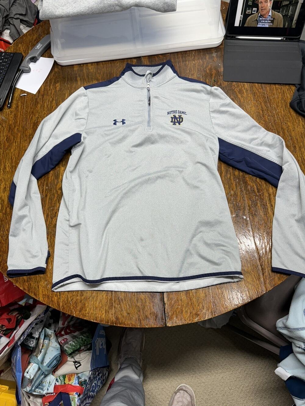 Under Armour Notre Dame Sweater Mens Medium Gray 1/4 Zip Up Pullover Sweater